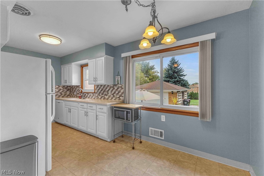 4050 Hilltop Drive Parma OH 44134