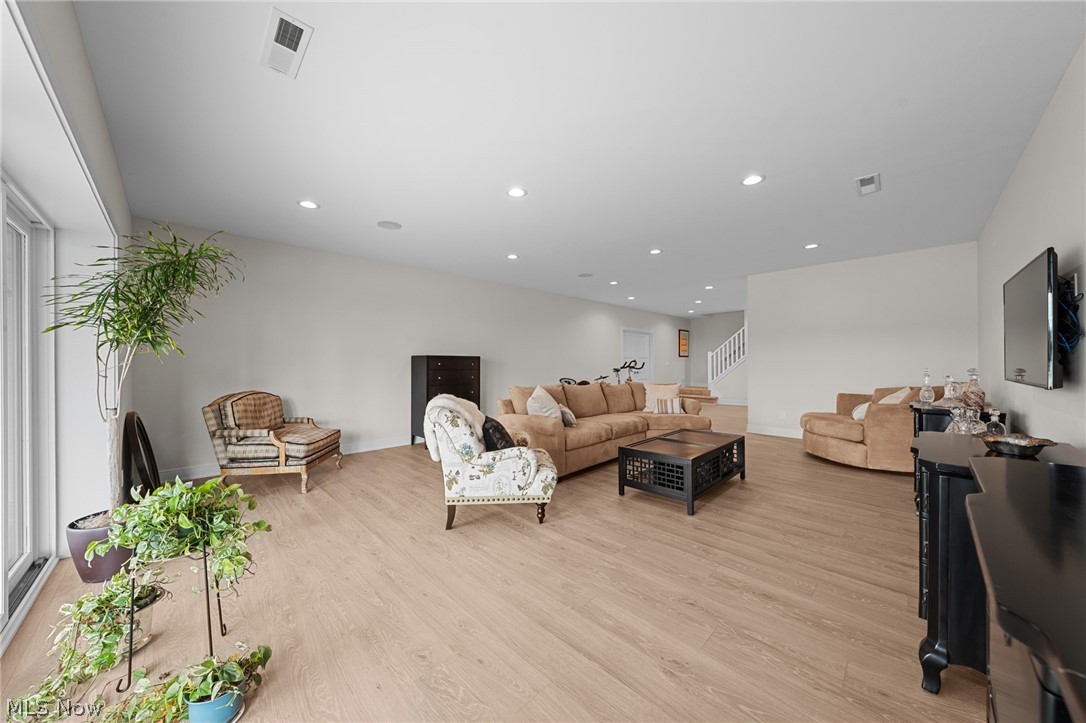 147 Bridgeport Way Mayfield Heights OH 44124