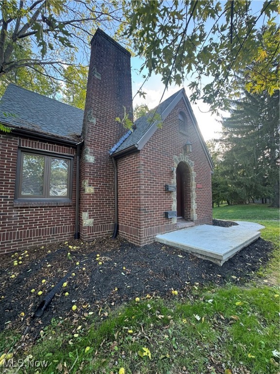 2442 Newton Street Akron OH 44305