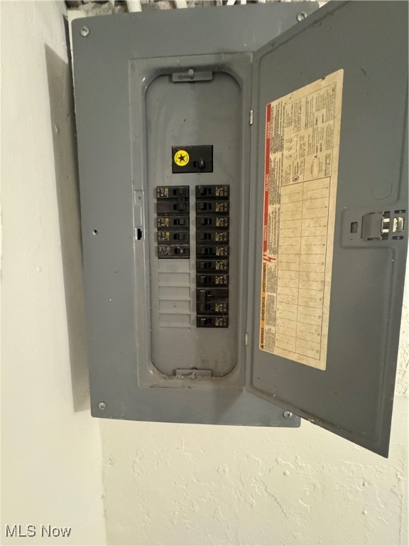 2442 Newton Street Akron OH 44305