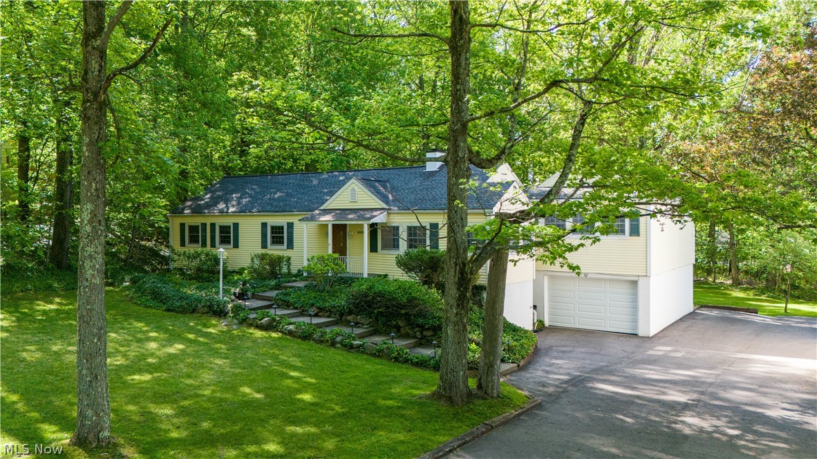 8253 Summit Drive Chagrin Falls OH 44023