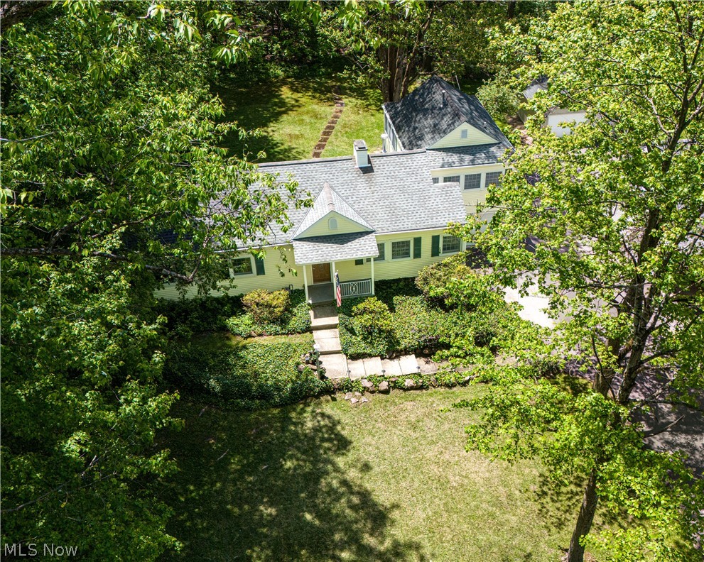 8253 Summit Drive Chagrin Falls OH 44023