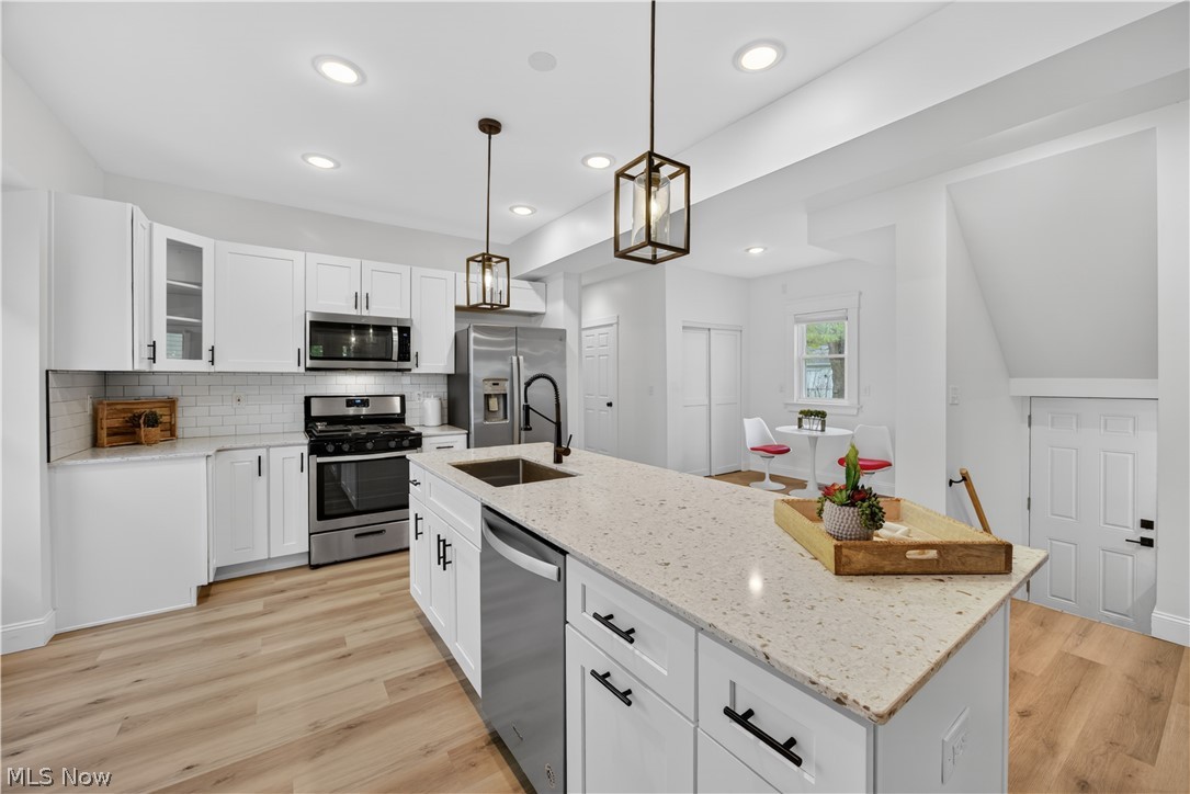 1617 Larchmont Avenue Lakewood OH 44107