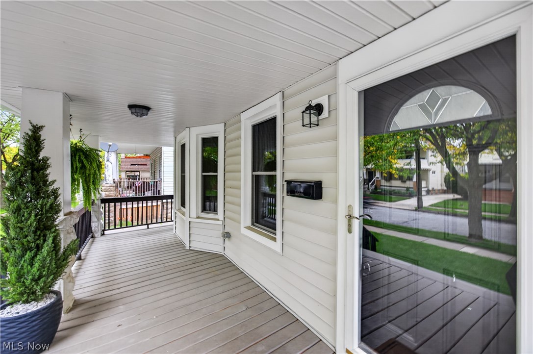 1617 Larchmont Avenue Lakewood OH 44107