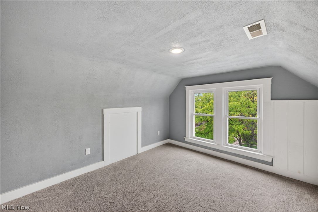 1617 Larchmont Avenue Lakewood OH 44107