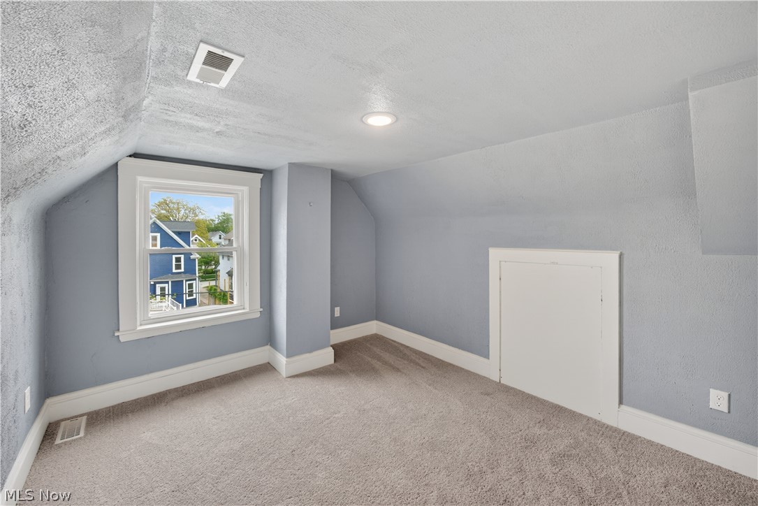 1617 Larchmont Avenue Lakewood OH 44107