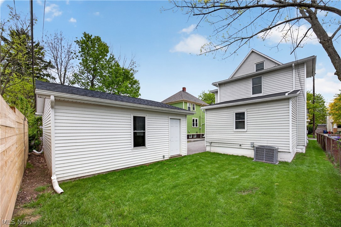 1617 Larchmont Avenue Lakewood OH 44107