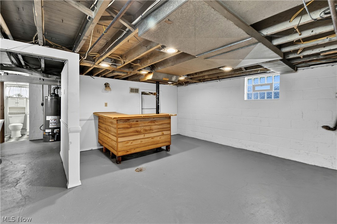 663 Boyd Street NE Masury OH 44438