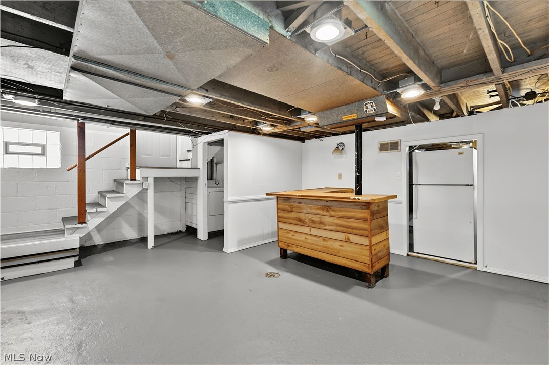 663 Boyd Street NE Masury OH 44438