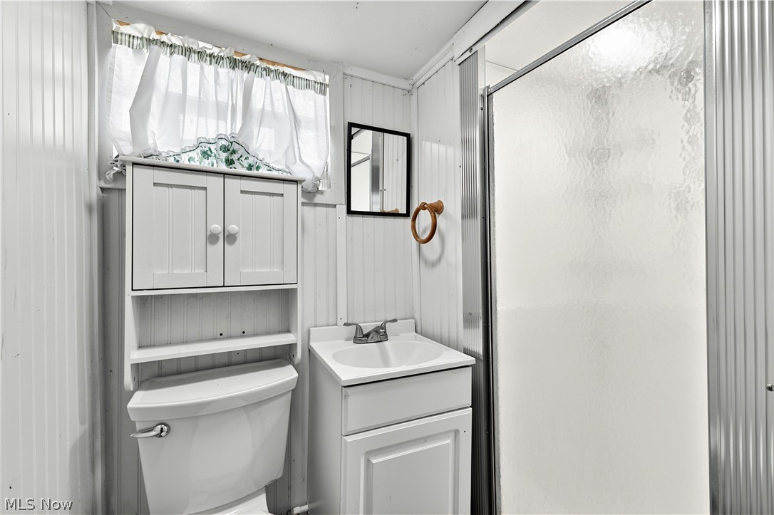 663 Boyd Street NE Masury OH 44438