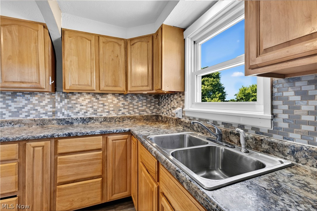 663 Boyd Street NE Masury OH 44438