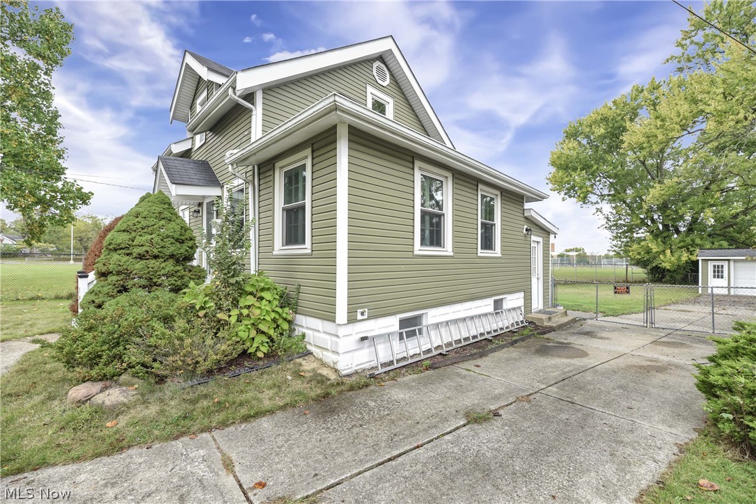 471 Columbus Street Bedford OH 44146