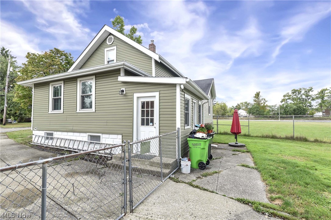471 Columbus Street Bedford OH 44146