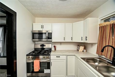 1228 Arnold Avenue Akron OH 44305