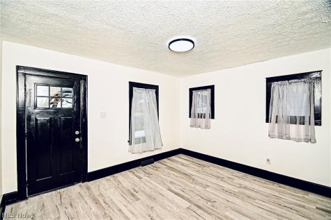 1228 Arnold Avenue Akron OH 44305