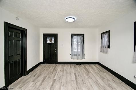 1228 Arnold Avenue Akron OH 44305