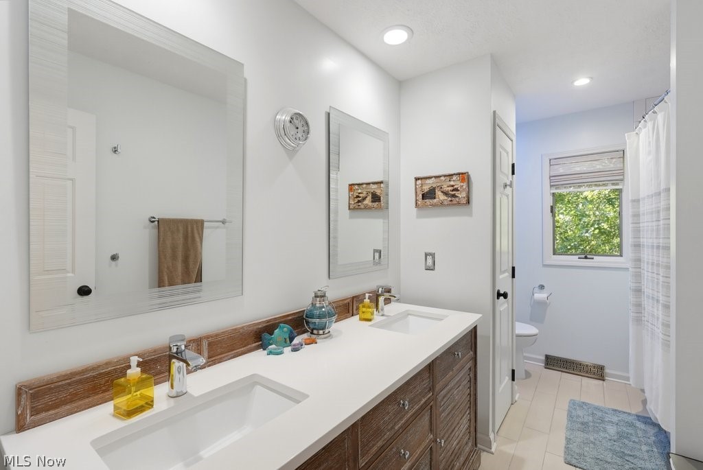 17553 Deer Ridge Circle Strongsville OH 44136