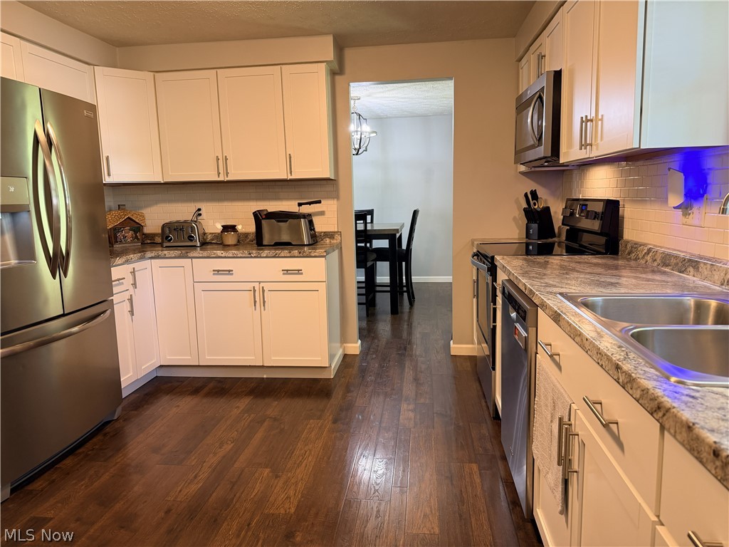 520 Heatherwood Drive SE Warren OH 44484
