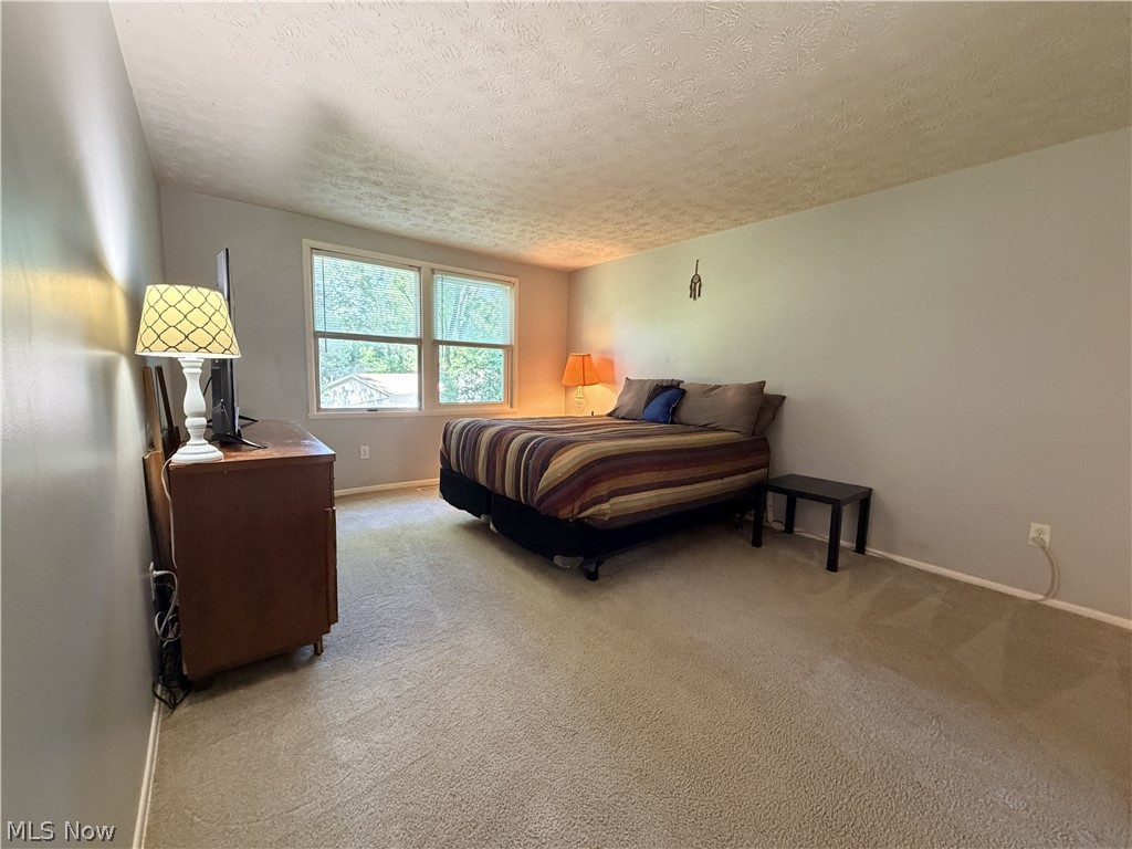 520 Heatherwood Drive SE Warren OH 44484