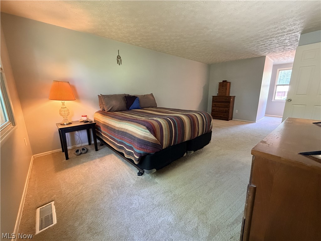 520 Heatherwood Drive SE Warren OH 44484