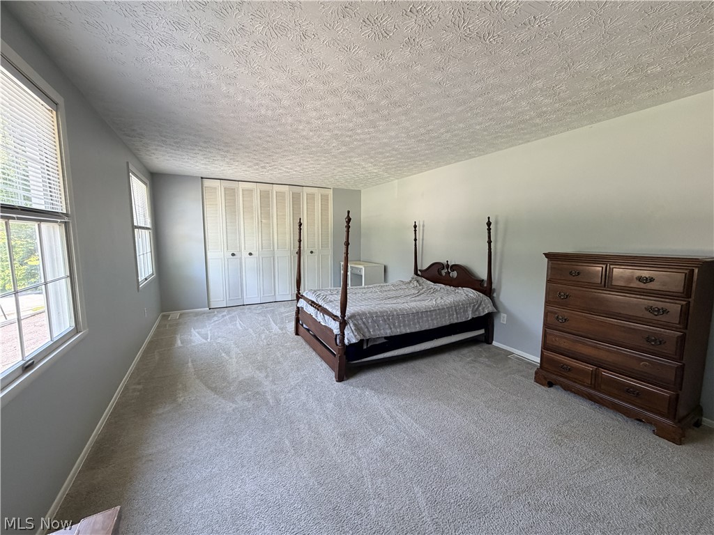 520 Heatherwood Drive SE Warren OH 44484