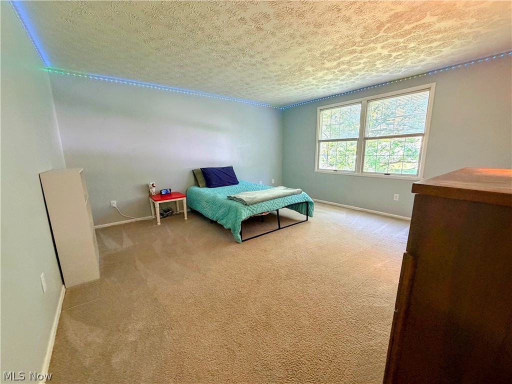 520 Heatherwood Drive SE Warren OH 44484
