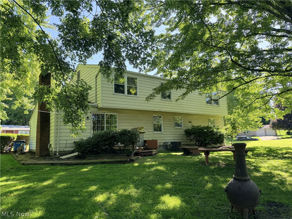 520 Heatherwood Drive SE Warren OH 44484