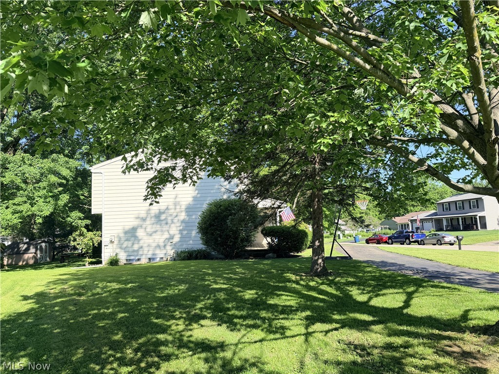 520 Heatherwood Drive SE Warren OH 44484