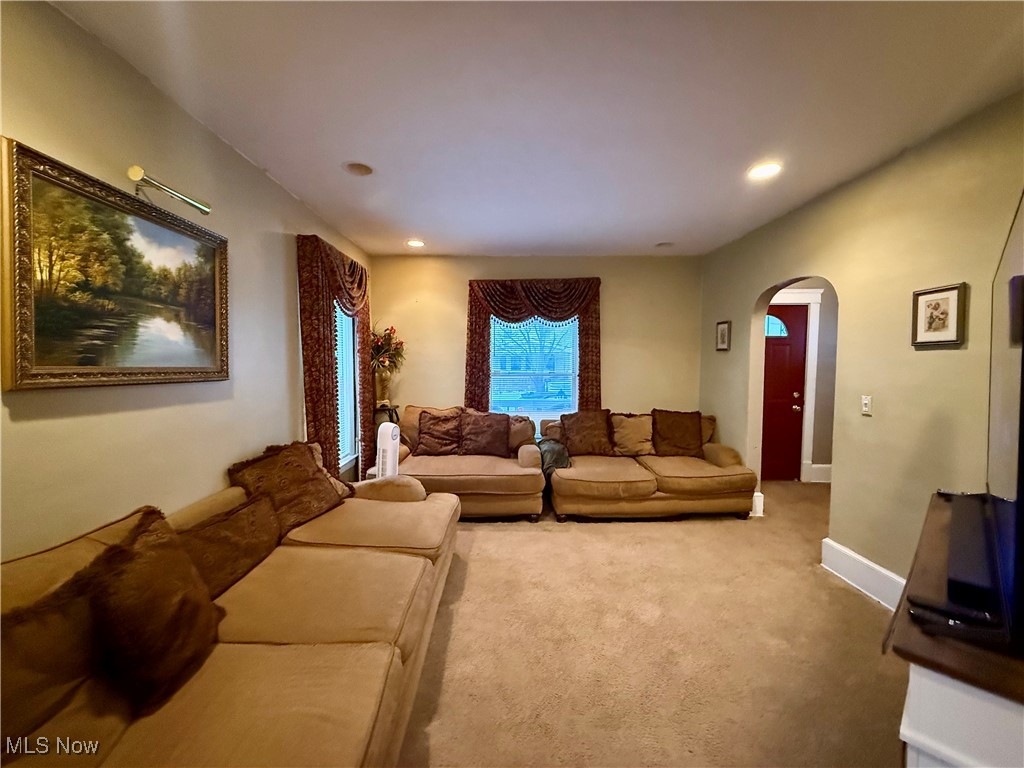 15220 Lucknow Avenue Cleveland OH 44110