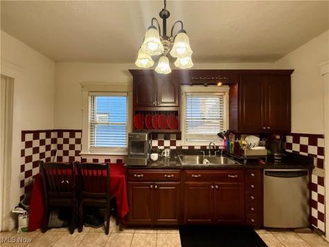 15220 Lucknow Avenue Cleveland OH 44110