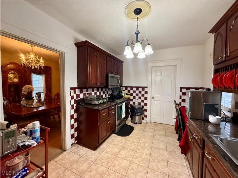 15220 Lucknow Avenue Cleveland OH 44110