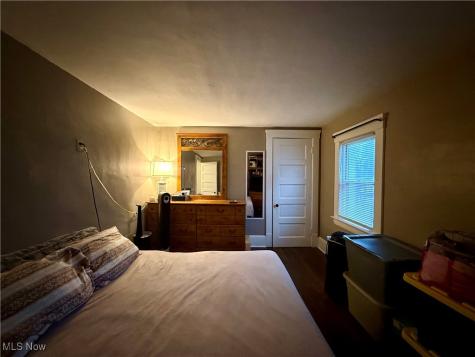 15220 Lucknow Avenue Cleveland OH 44110