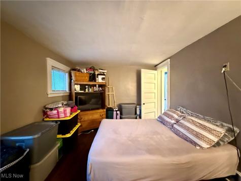 15220 Lucknow Avenue Cleveland OH 44110