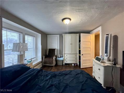 15220 Lucknow Avenue Cleveland OH 44110