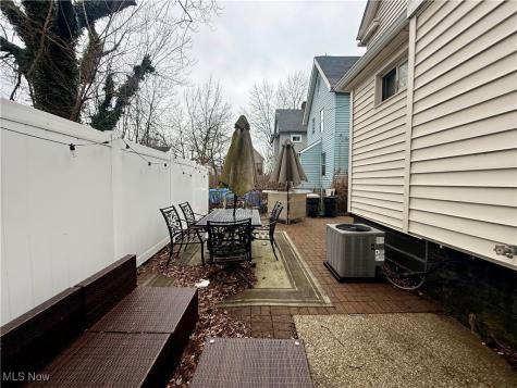 15220 Lucknow Avenue Cleveland OH 44110