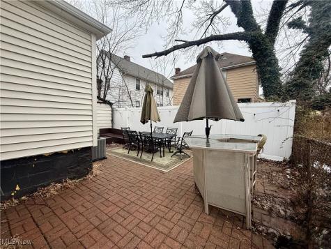 15220 Lucknow Avenue Cleveland OH 44110