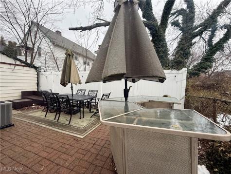 15220 Lucknow Avenue Cleveland OH 44110