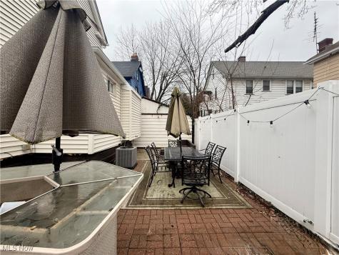 15220 Lucknow Avenue Cleveland OH 44110