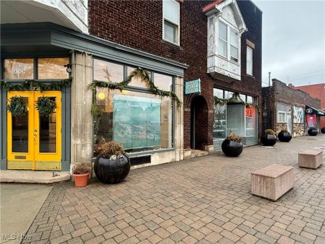 15220 Lucknow Avenue Cleveland OH 44110