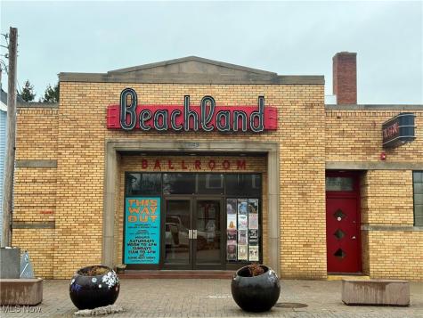 15220 Lucknow Avenue Cleveland OH 44110