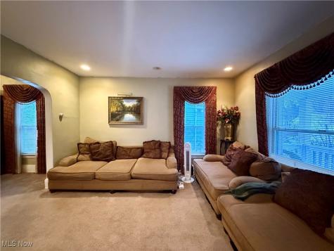 15220 Lucknow Avenue Cleveland OH 44110