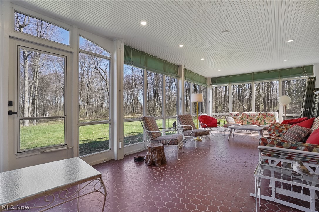 1322 Springhill Lane NE Massillon OH 44646