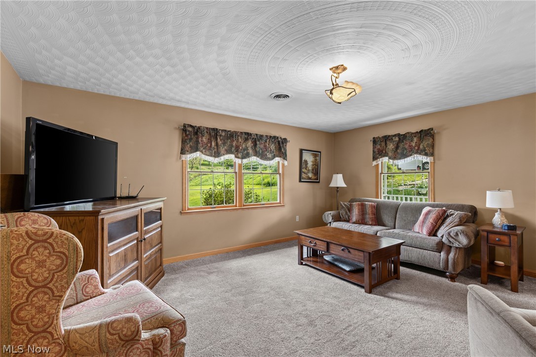 48211 Moore Road East Liverpool OH 43920