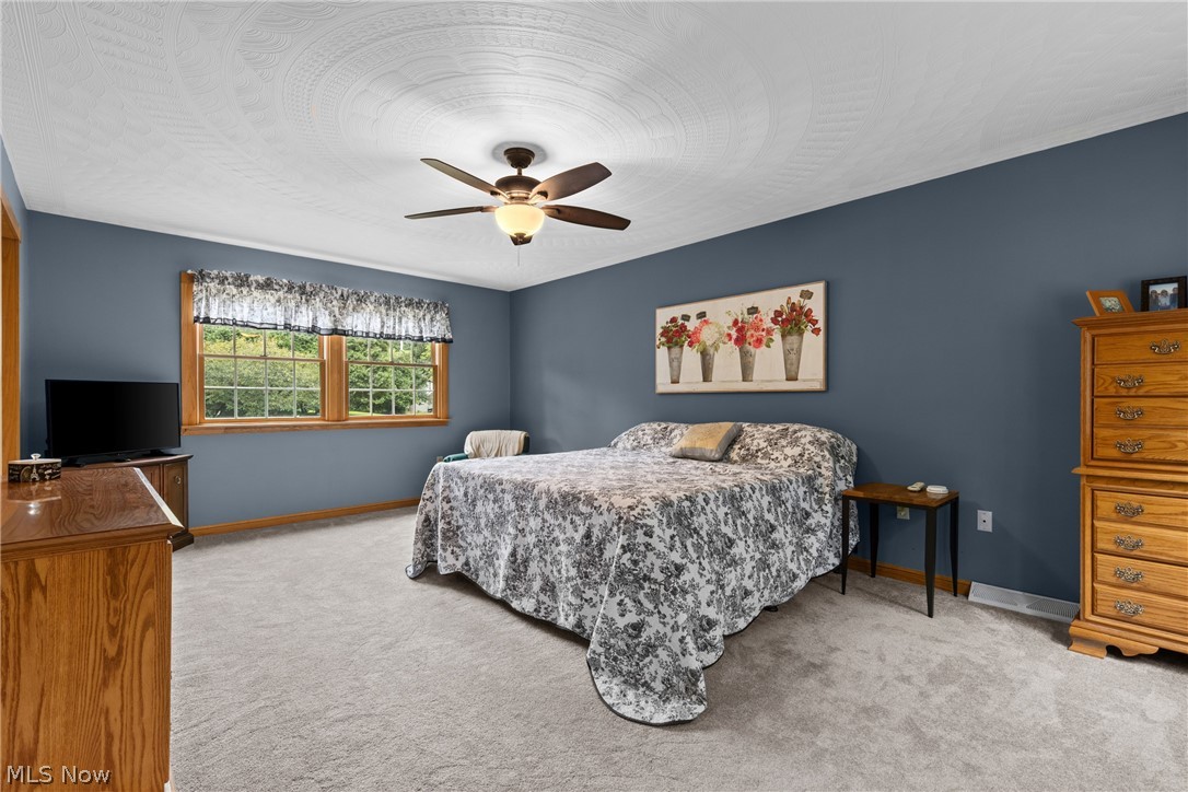 48211 Moore Road East Liverpool OH 43920