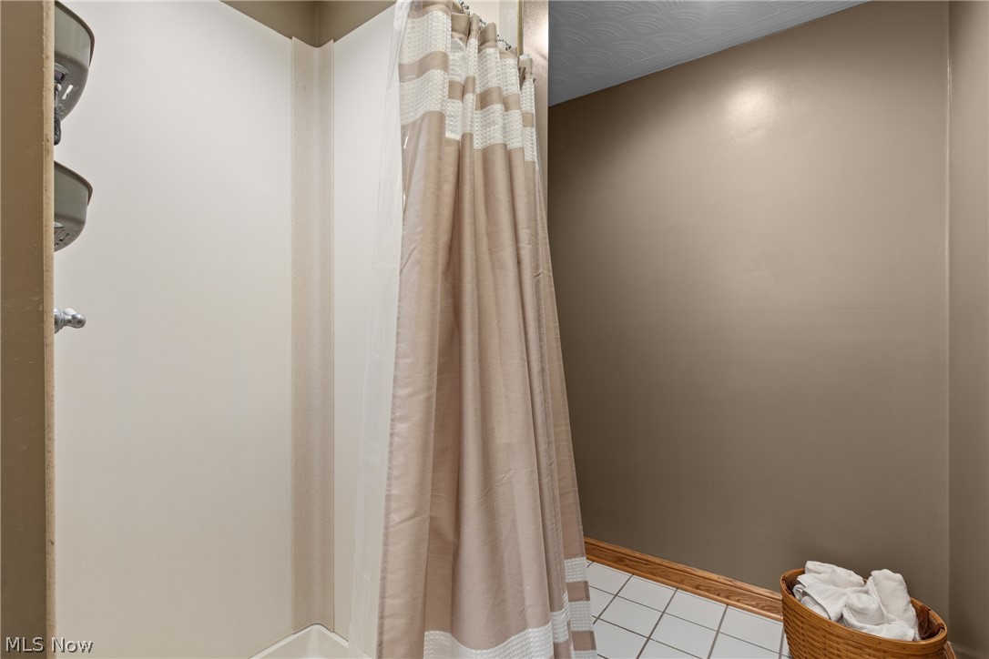 48211 Moore Road East Liverpool OH 43920
