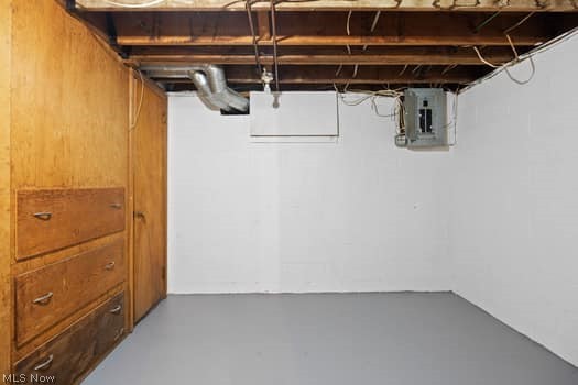 2805 Glencoe Akron OH 44319