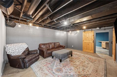 5760 Canterbury Road New Franklin OH 44319