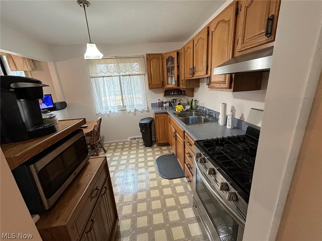 24437 Ridgeline Bedford Heights OH 44146