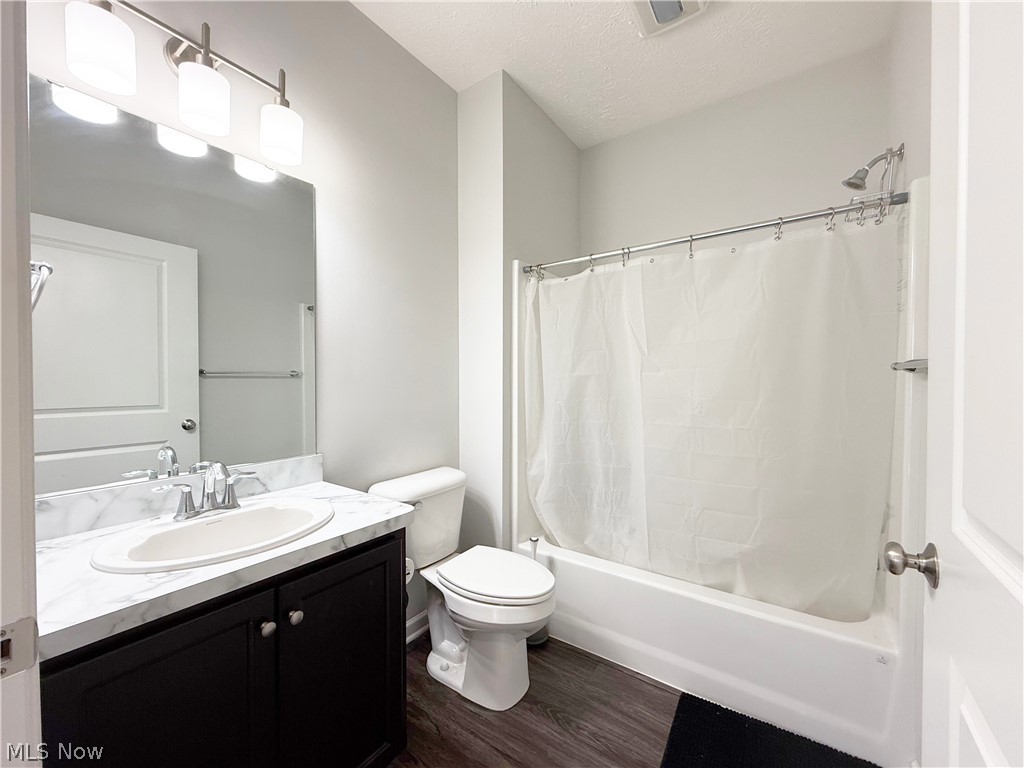 208 Silver Spring Circle Elyria OH 44035