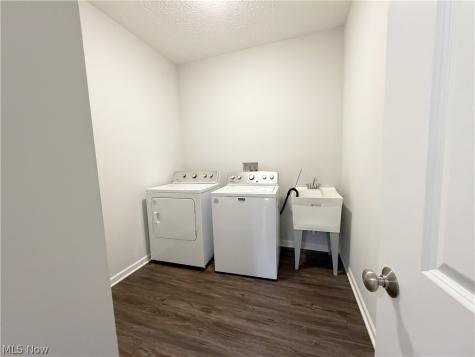 208 Silver Spring Circle Elyria OH 44035